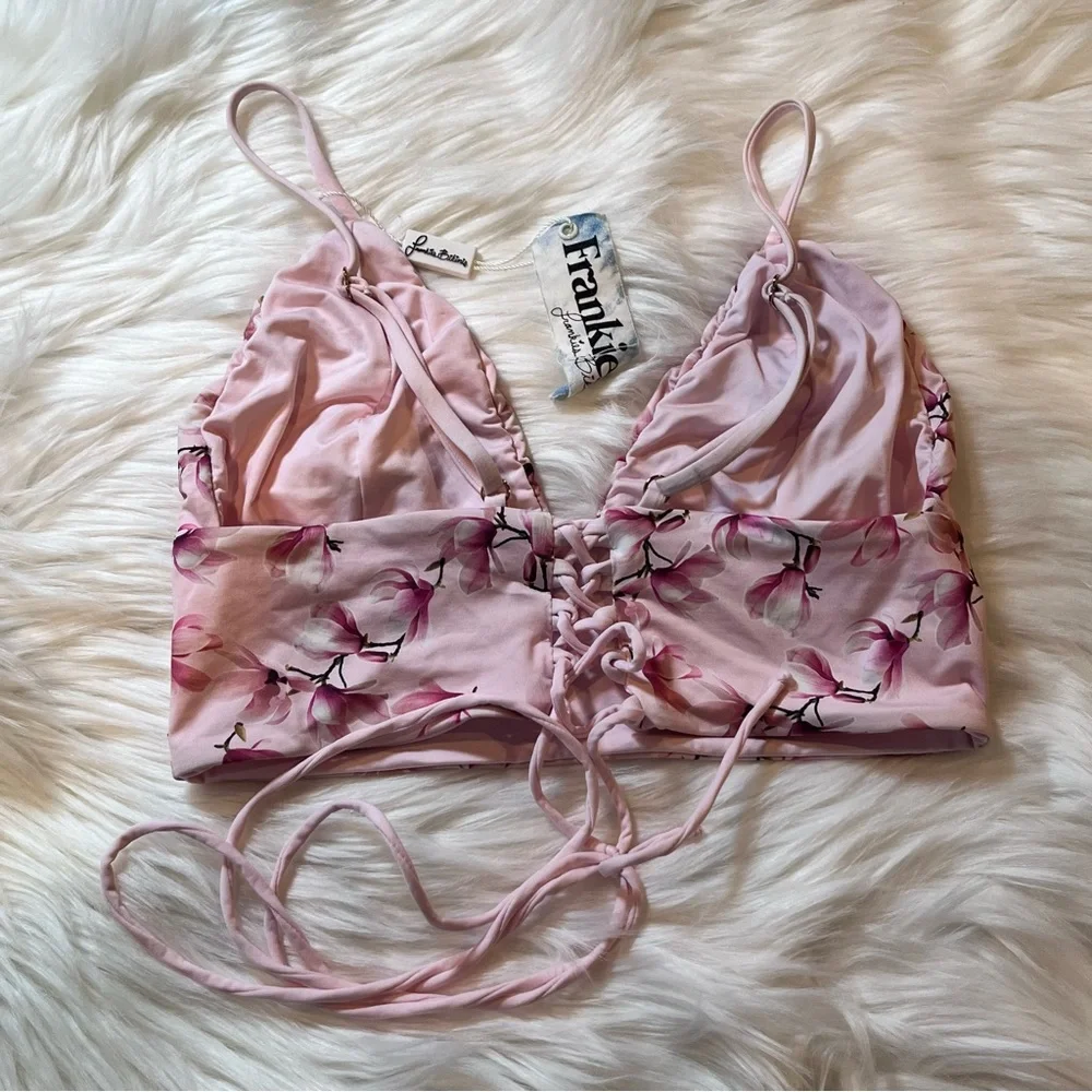NWT Frankie's Bikinis Lala Top in Sakura - Size Medium
